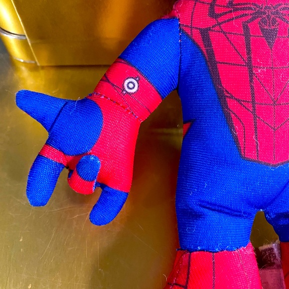 MARVEL SPIDER-MAN VTG 2012 COLLECTIBLE PLUSH WITH ORANGE EYES 9” - Picture 4 of 8